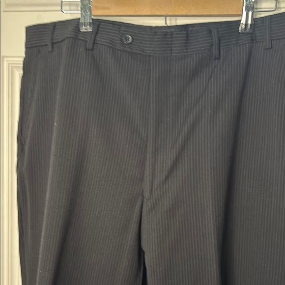 EUC J. Ferrar Men’s Black Classic Suit Set - Picture 8 of 11